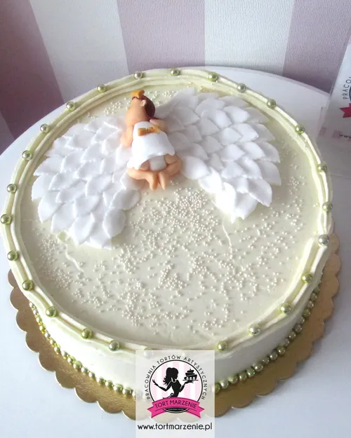 Pastelowy Tort na Chrzest ze Skrzydełkami