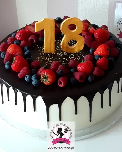 Drip Cake Czekoladowy na 18. Urodziny